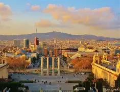 在签约以后,巴塞罗那俱乐部尽心尽力地帮助梅西成长