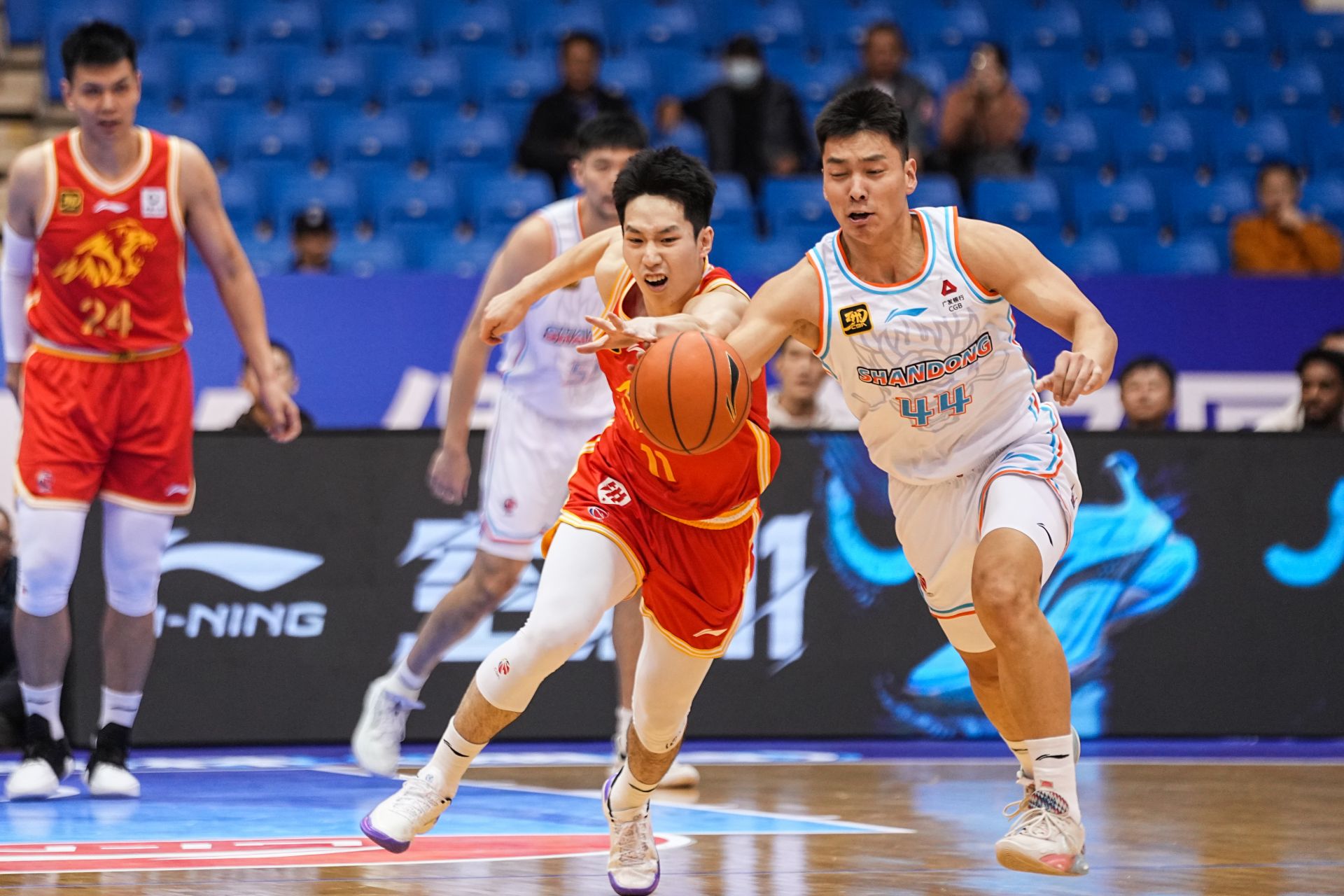 浙江男篮外援出色表现，带领球队取得连胜(浙江男篮外援出色表现,带领球队取得连胜次数)